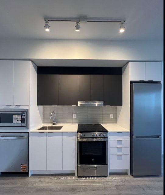 5105 Hurontario Street Unit 3210 photo 3