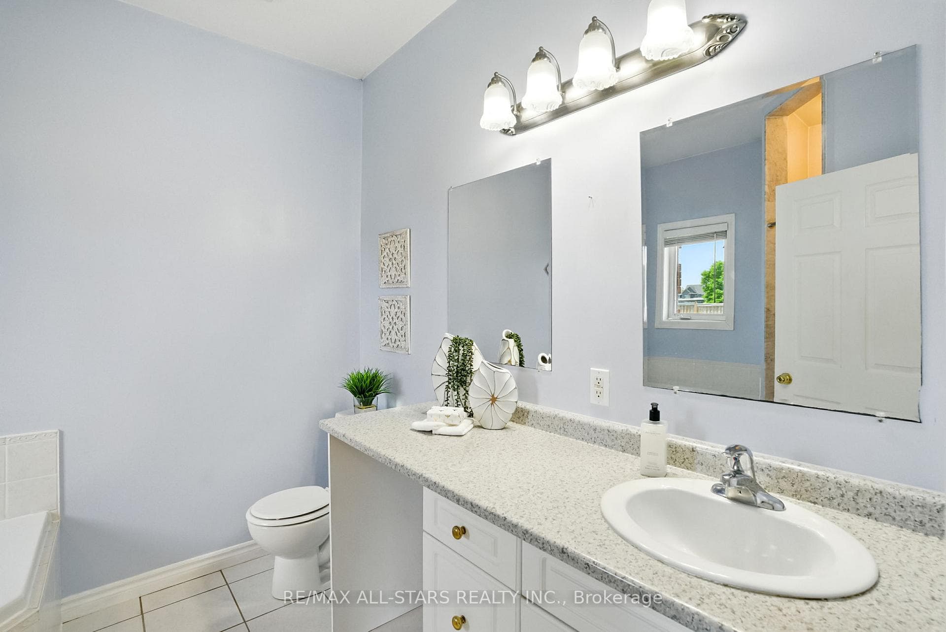 28 Bagshaw Crescent photo 24