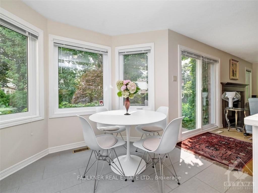 36 DALECROFT Crescent photo 13