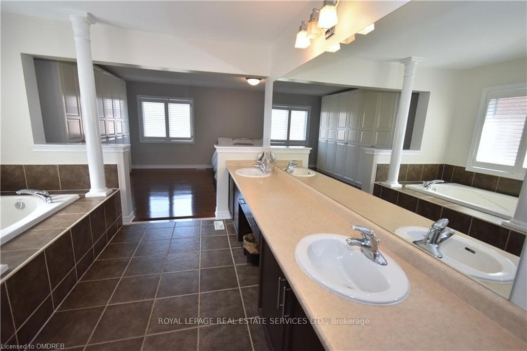 212 Beechtree Crescent photo 31