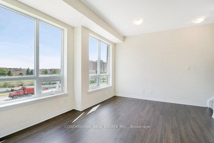1238 Cawthra Road Unit 3 photo 3