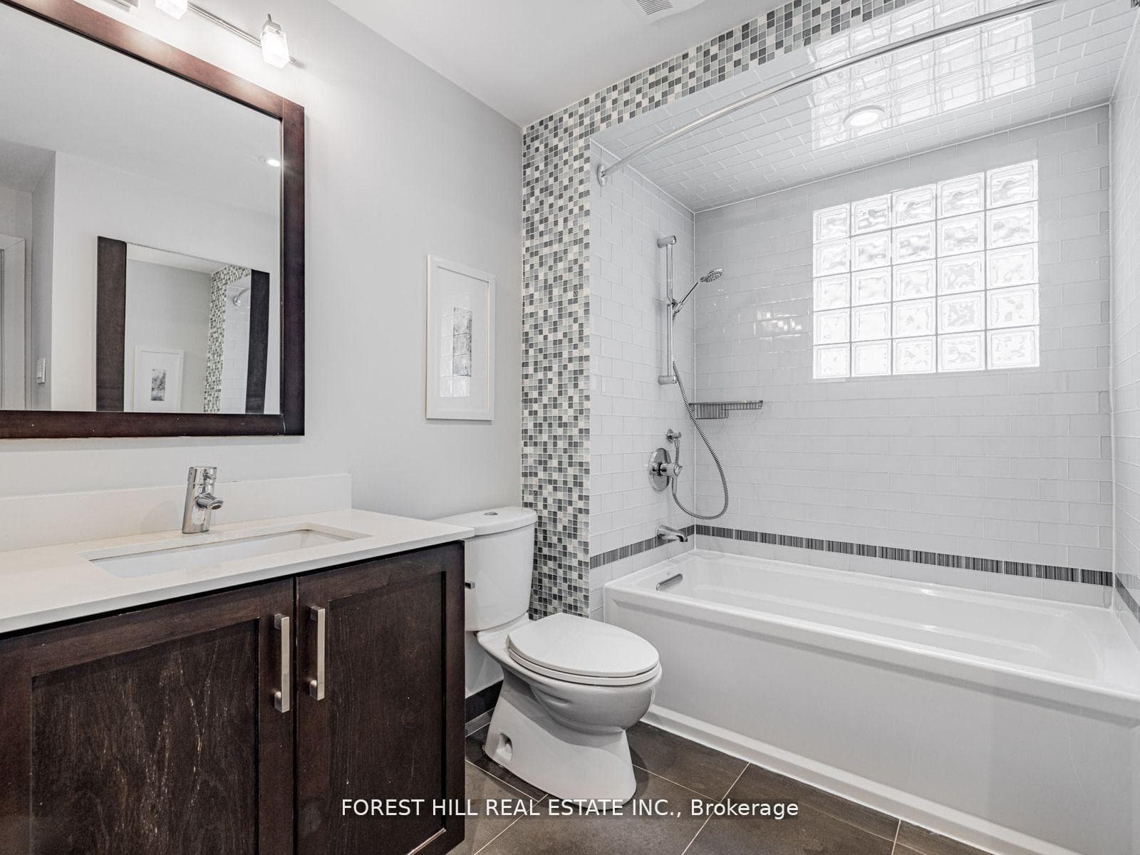 381 Hollywood Avenue photo 30