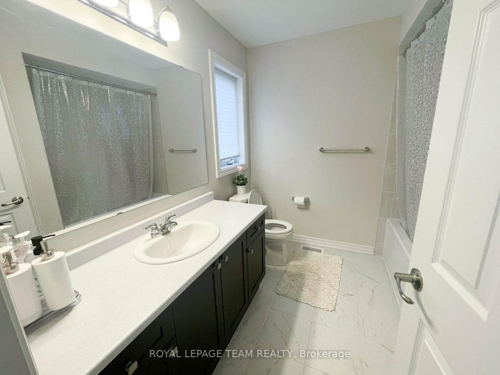 507 Catleaf Row photo 11