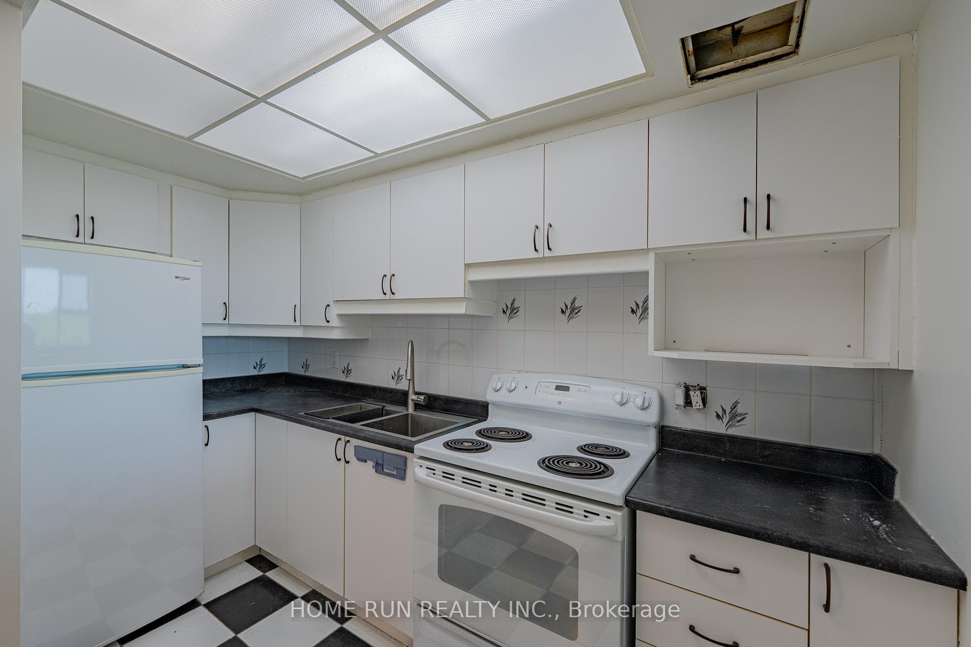 555 BRITTANY Drive Unit 1111 photo 30