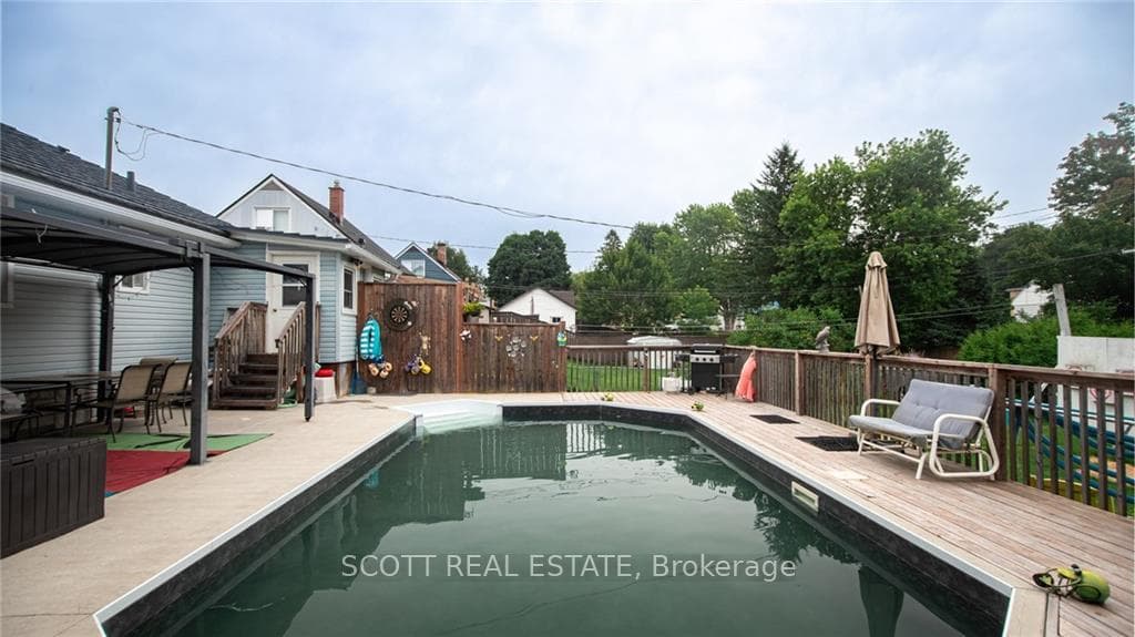 342 CHAMBERLAIN Street photo 29
