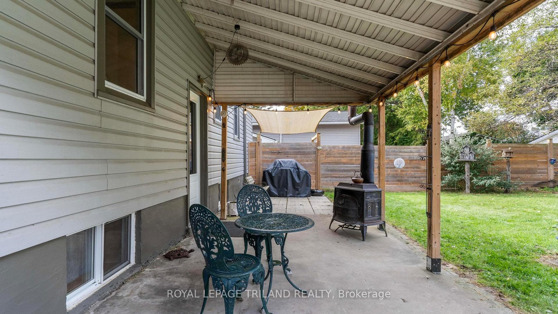 578 Creston Avenue photo 26