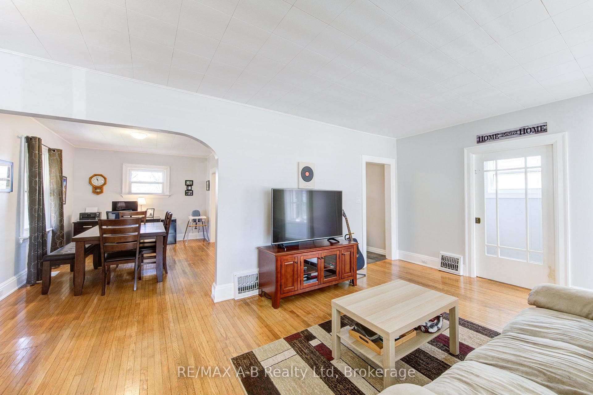 108 Loveys Street photo 11