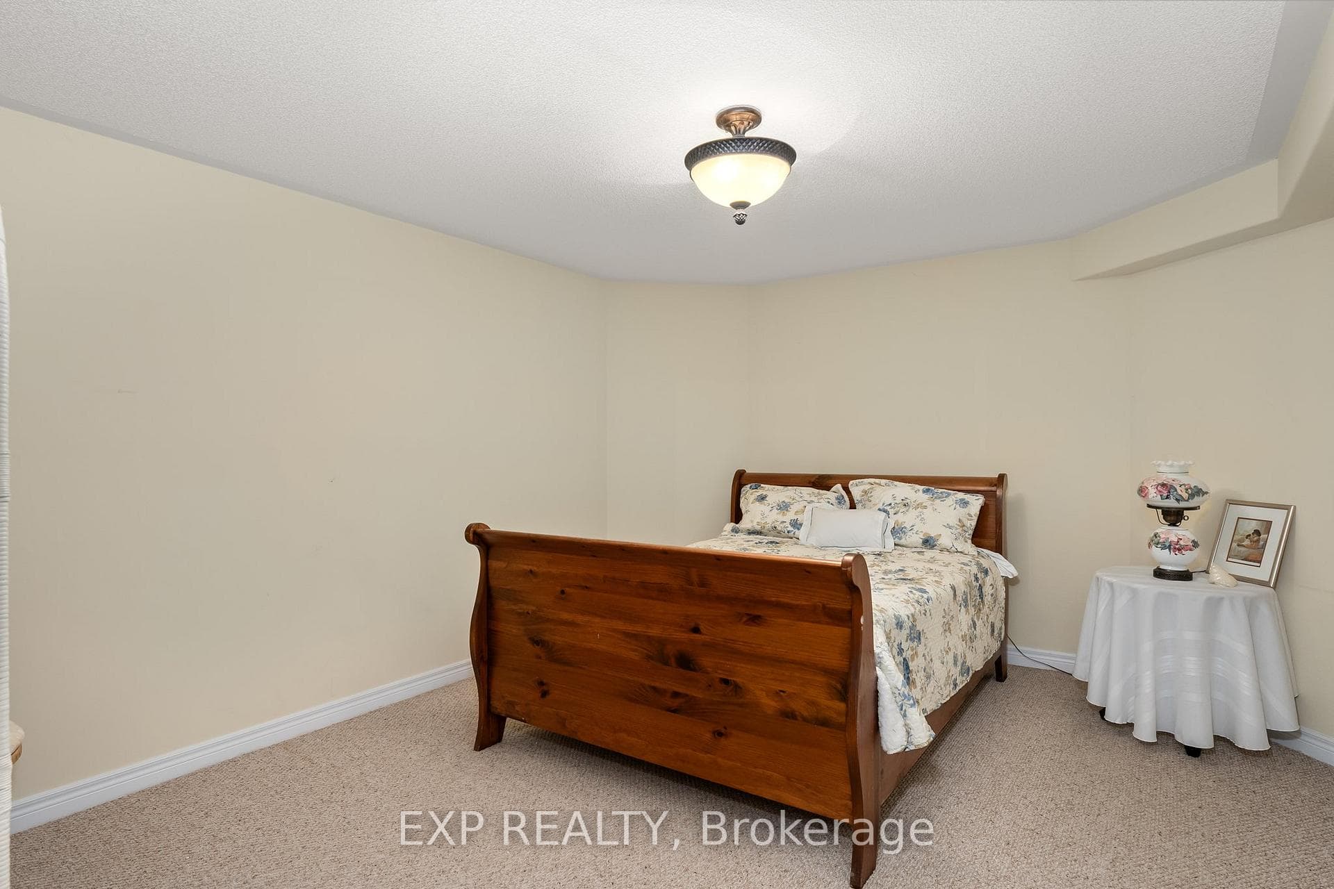 Great Additional Living Space!