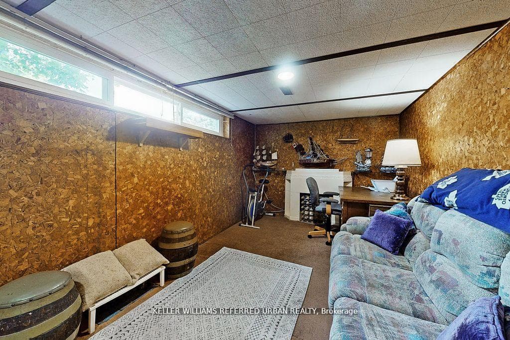11 Midcroft Drive photo 29