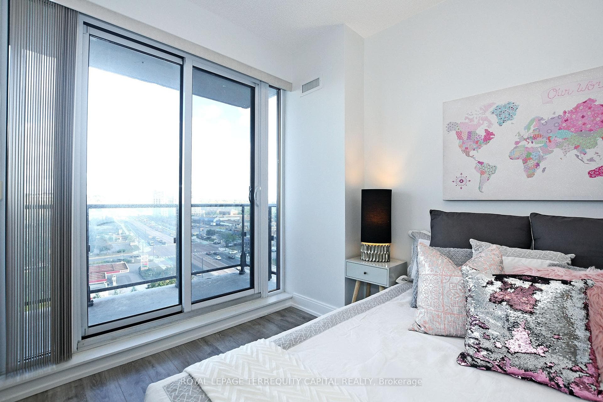 9608 Yonge Street Unit 1011 photo 25