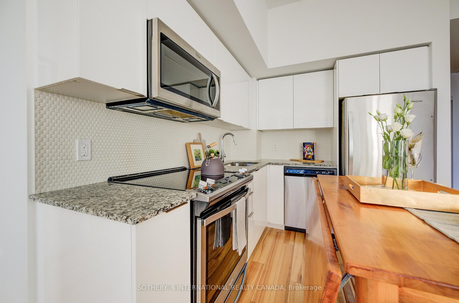 20 Shore Breeze Drive Unit 906 photo 8