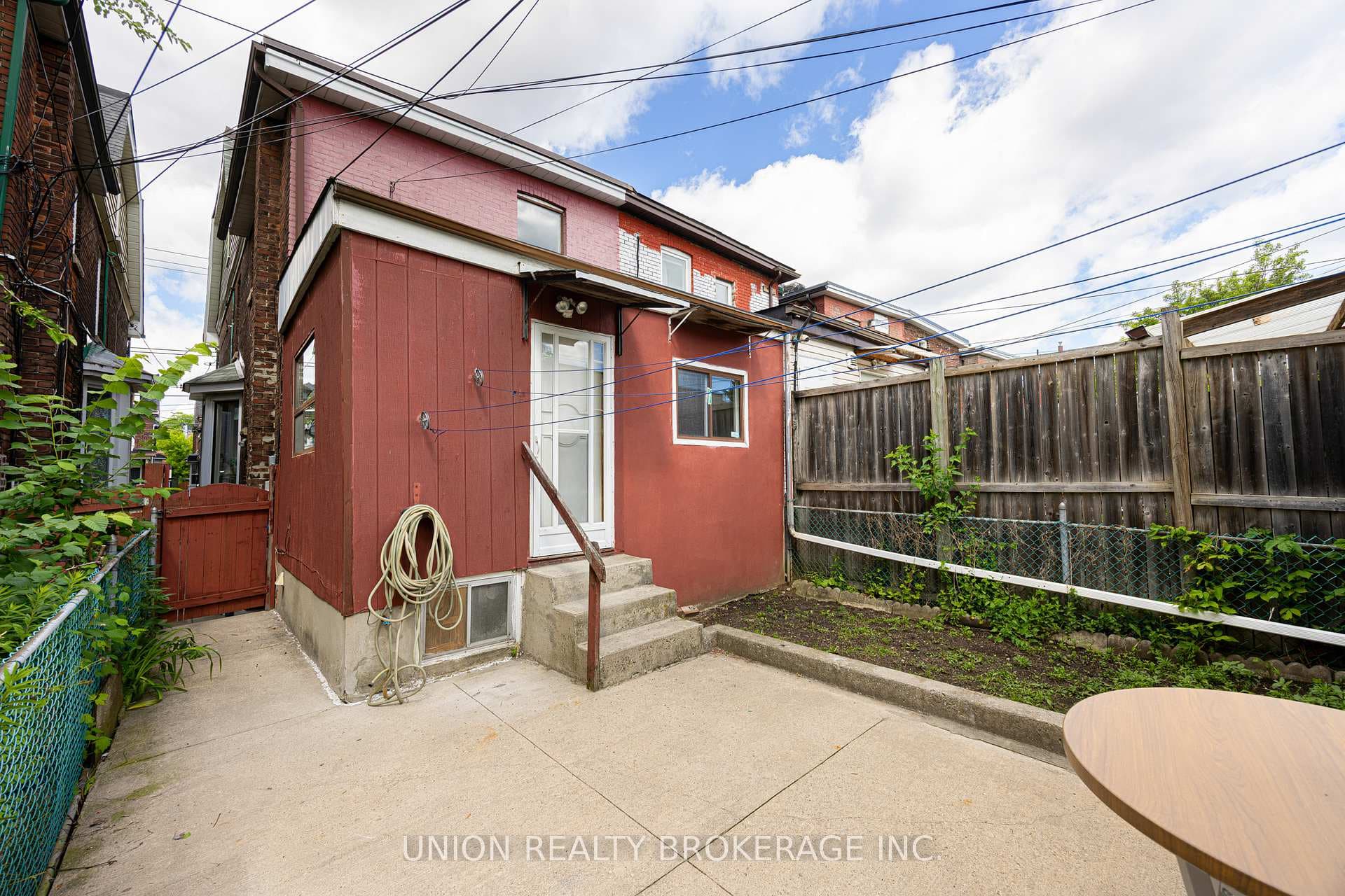 627 Bathurst Street photo 37