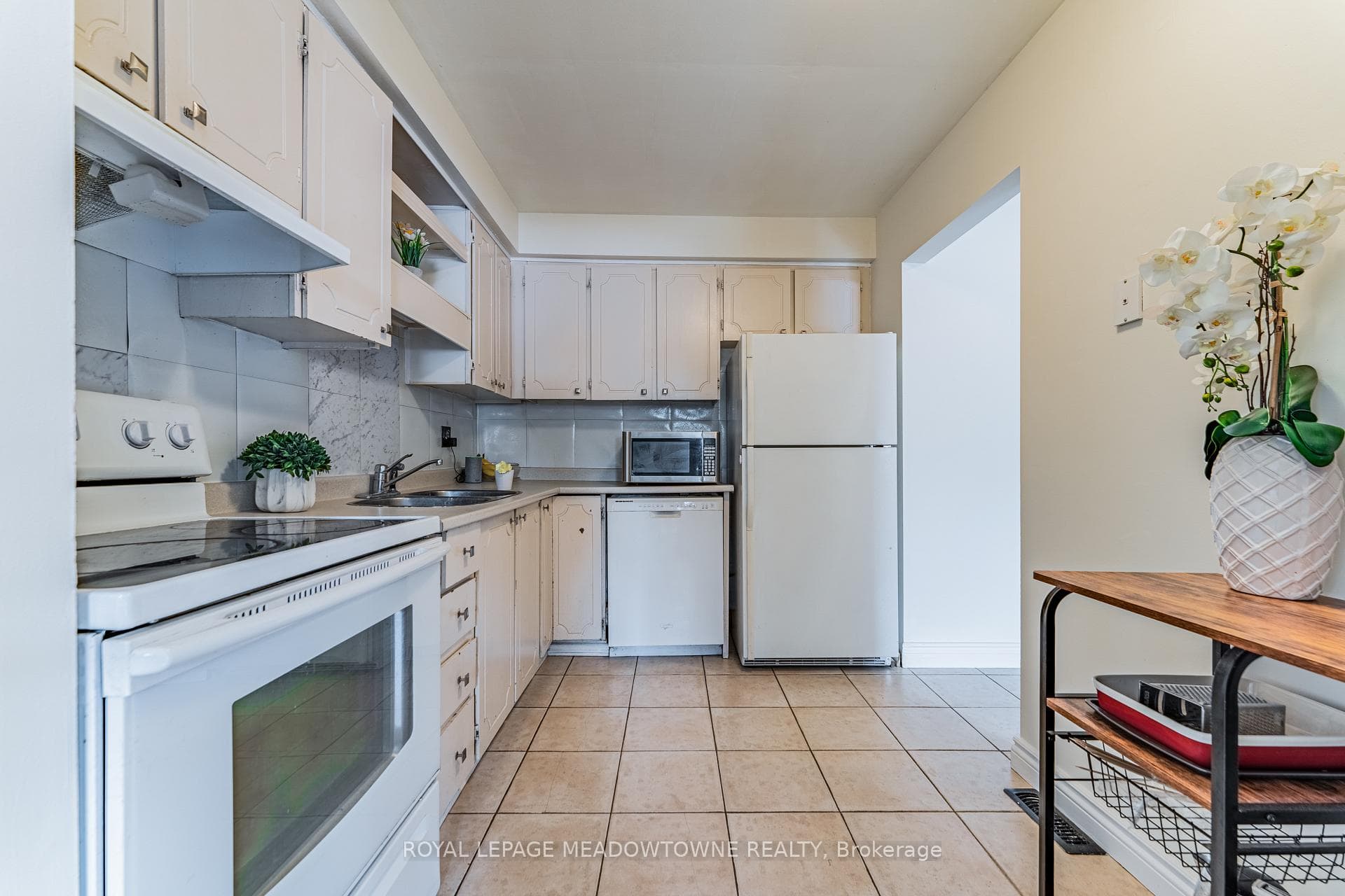 437 Ontario Street photo 13