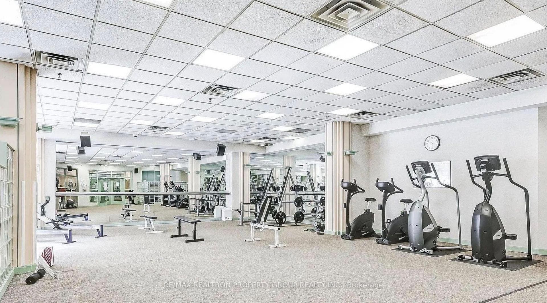 68 Corporate Drive Unit 225 photo 37