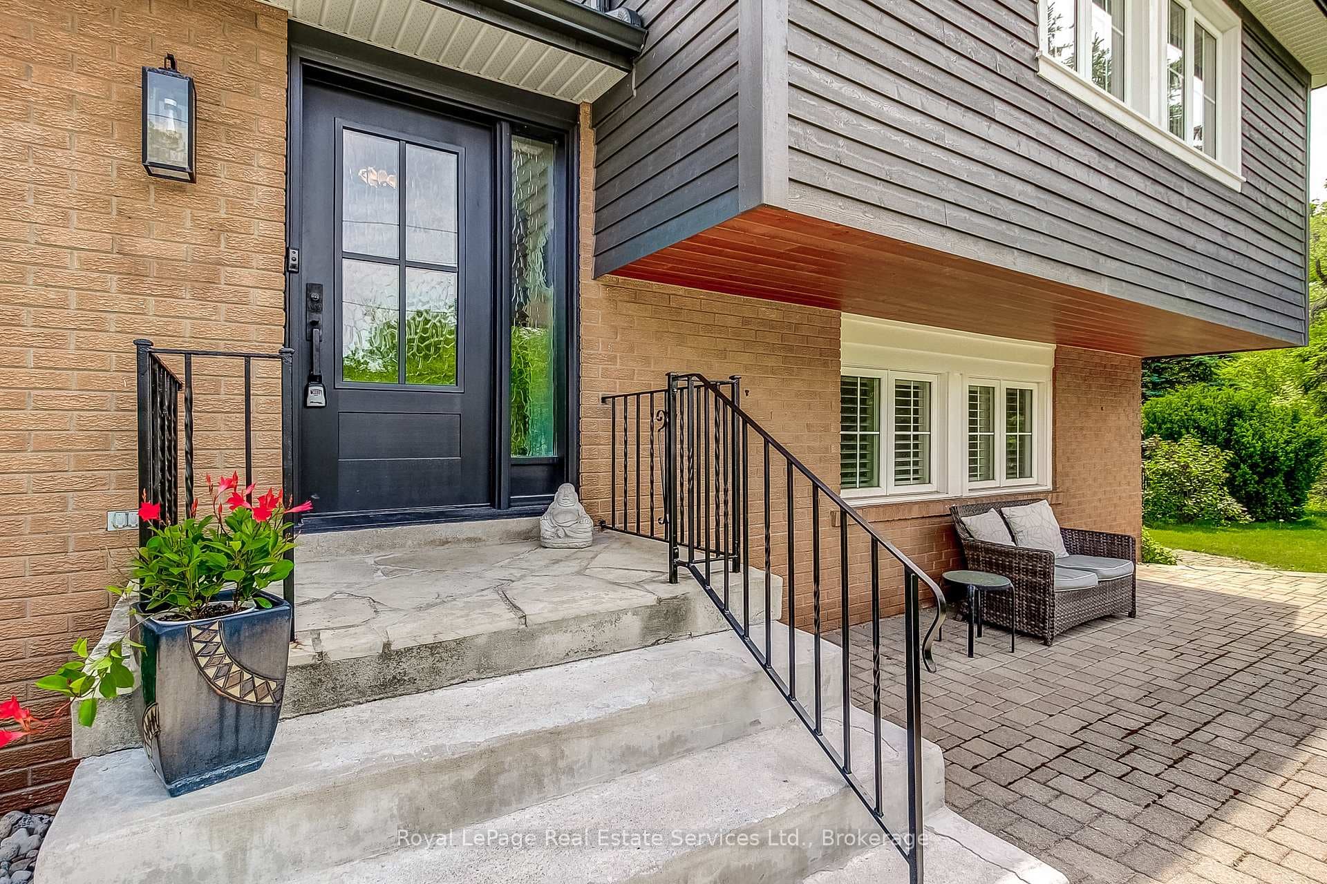 453 Warminster Drive photo 4