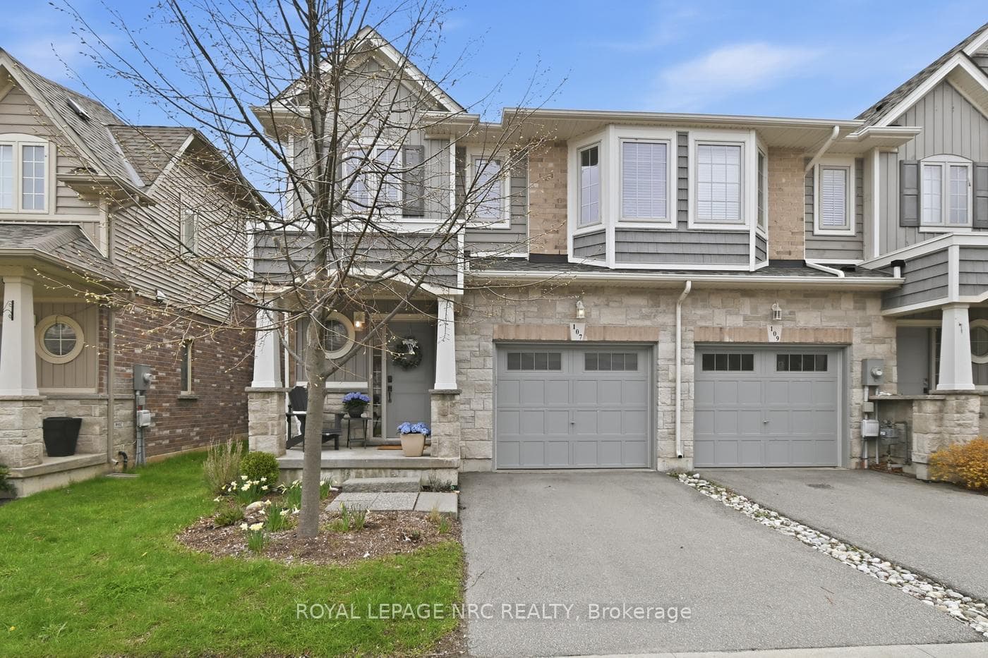 107 Dunrobin Lane photo 2