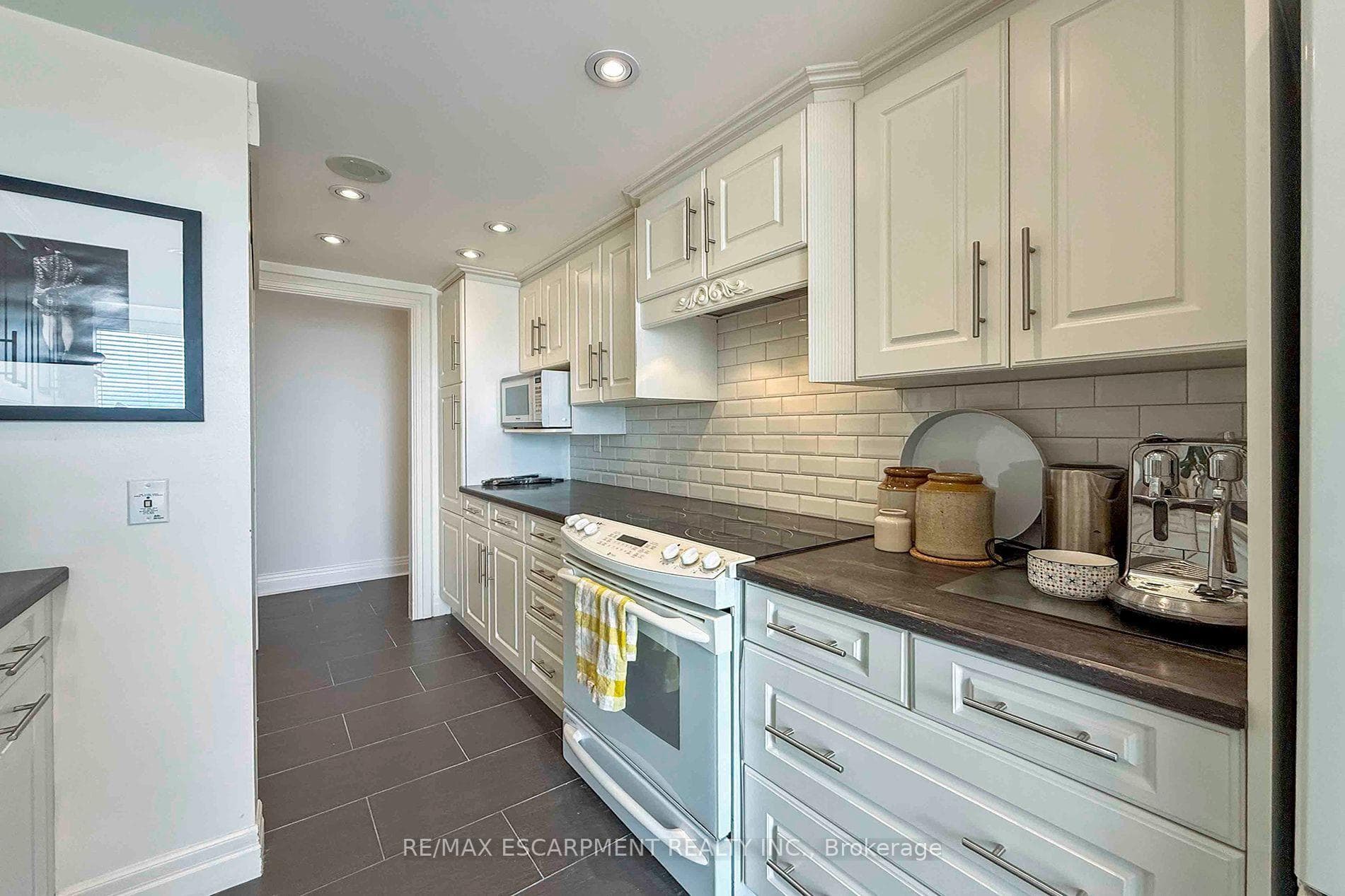 3650 Kaneff Crescent Unit 2804 photo 13