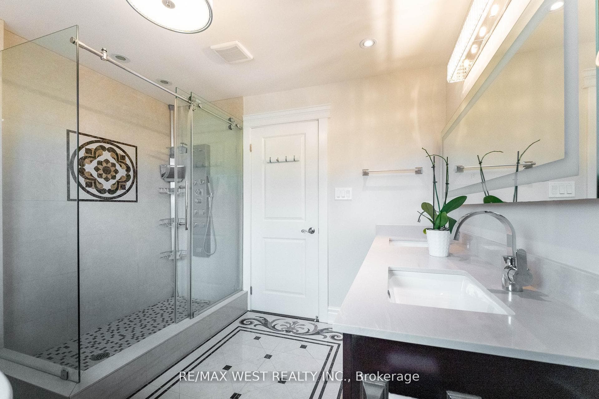 70 Wheatsheaf Crescent photo 23