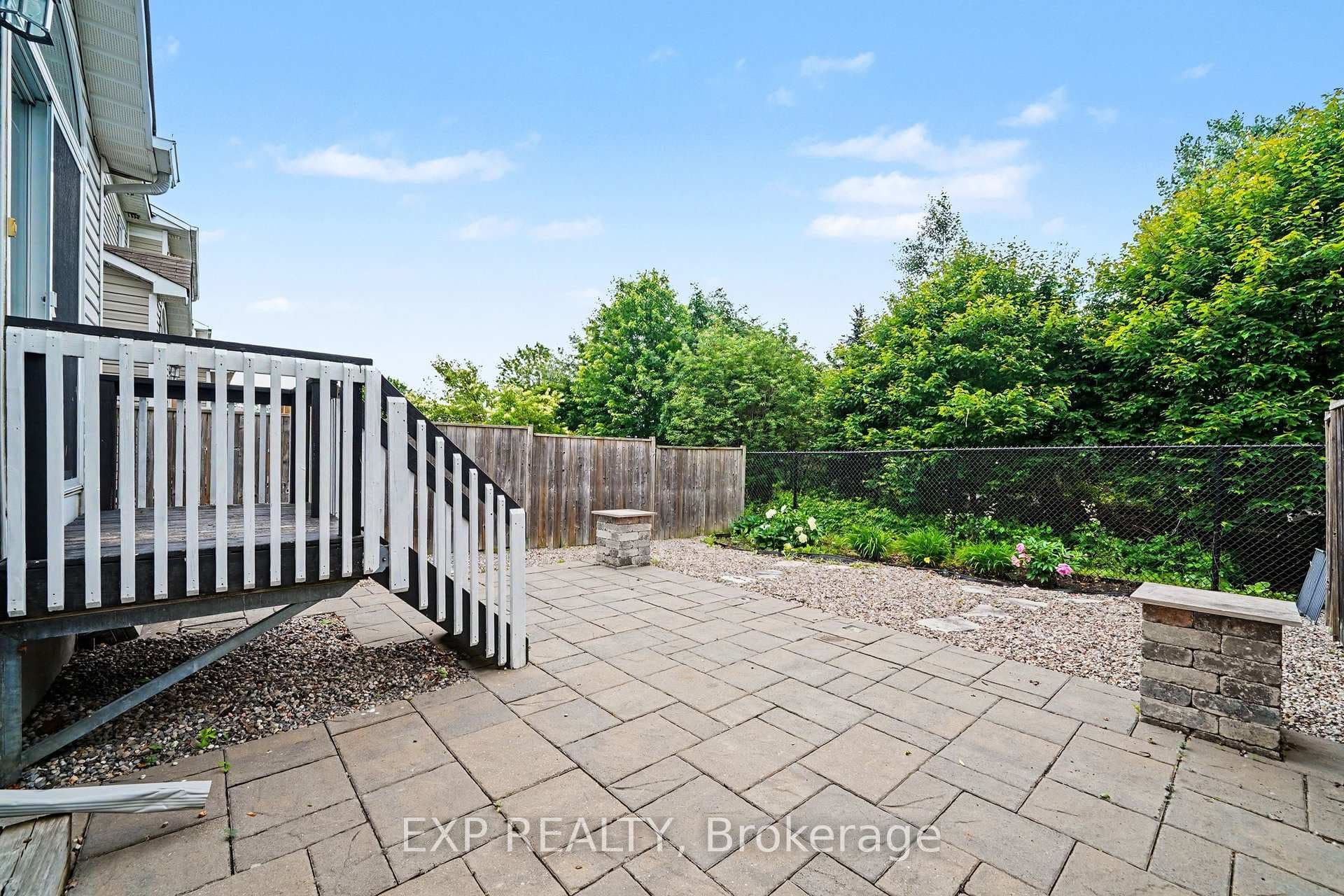 472 Temiskaming Crescent photo 27