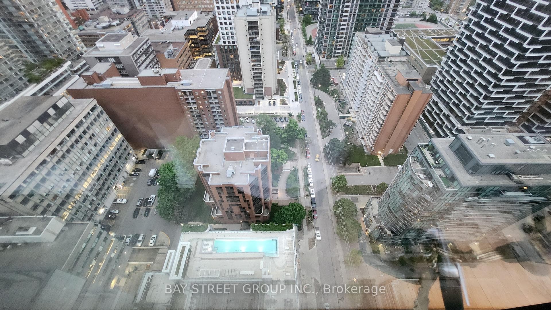 161 Roehampton Avenue Unit 3303 photo 23