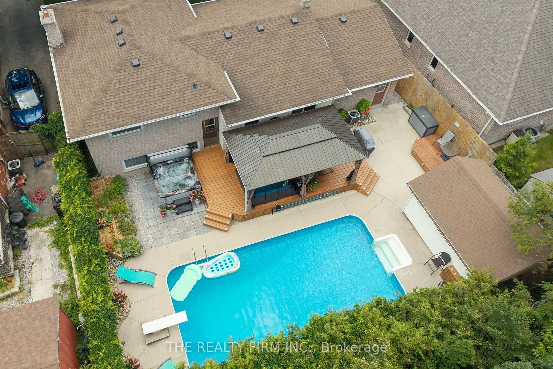 493 Maple Street photo 40