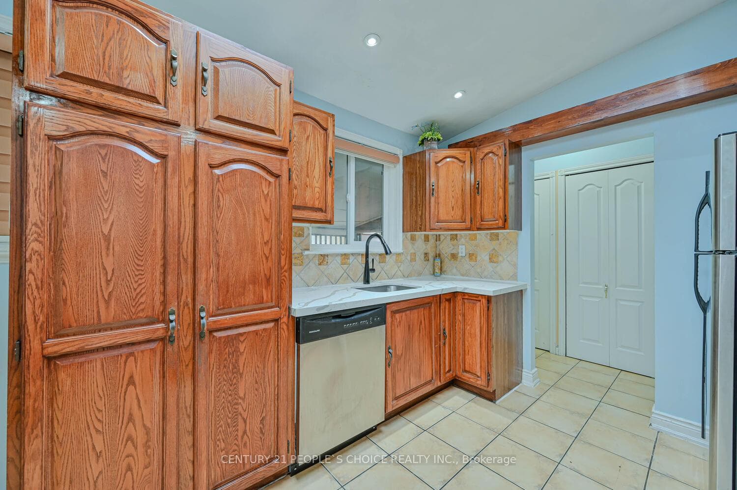 11 Checker Court photo 19