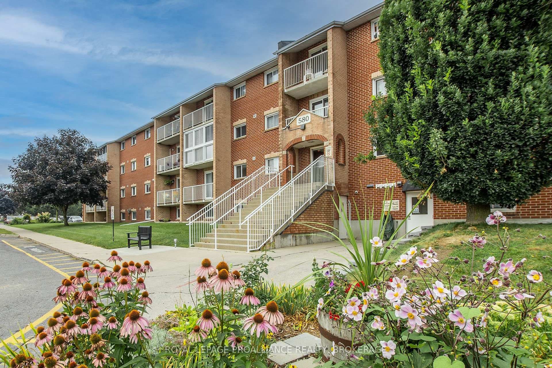 580 Armstrong Road Unit 301 photo 45