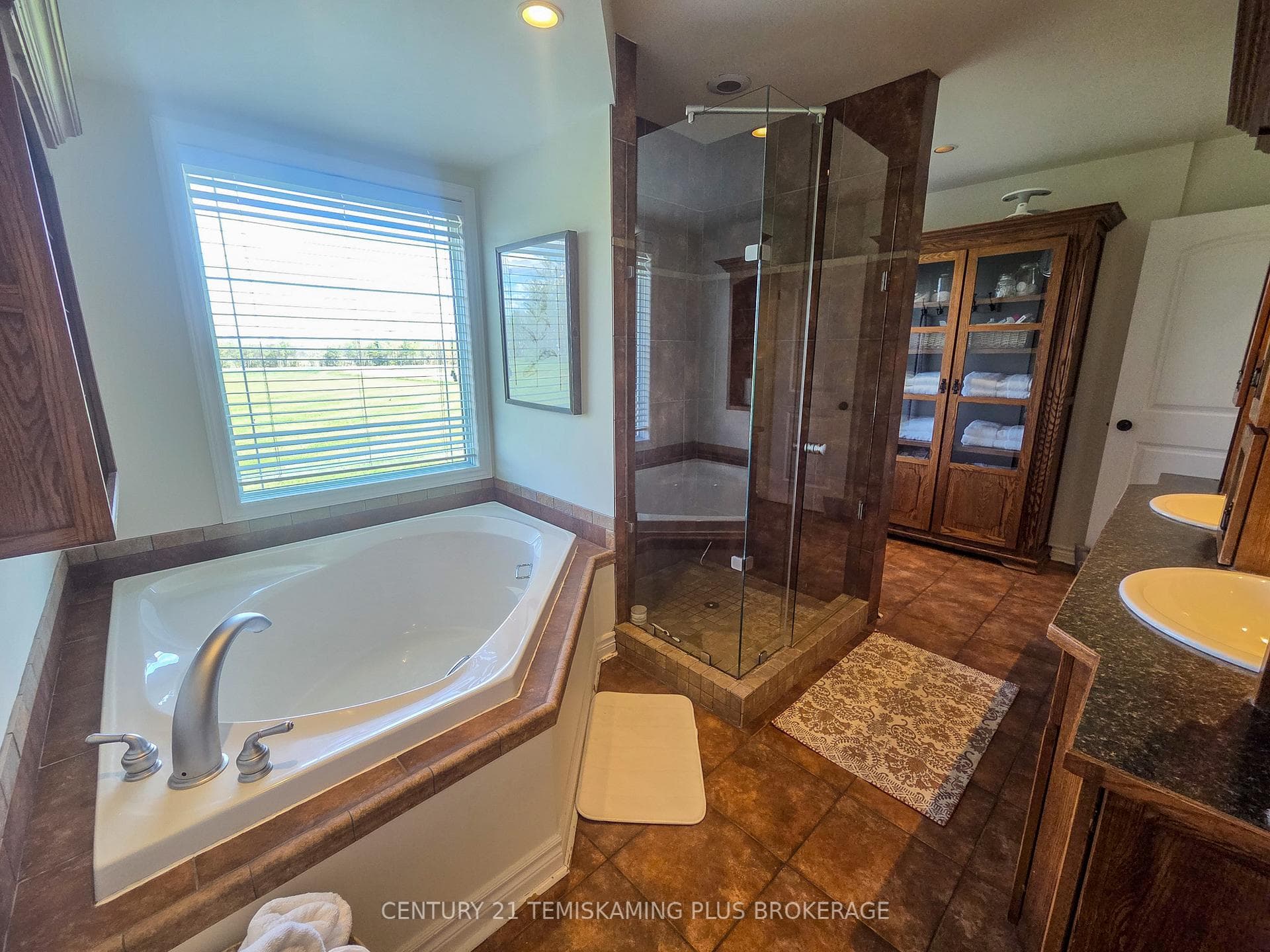414305 Bryans Road photo 17