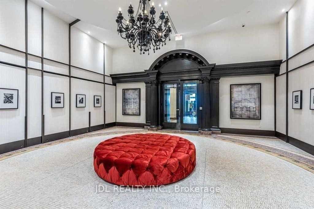 197 Yonge Street Unit 4212 photo 3