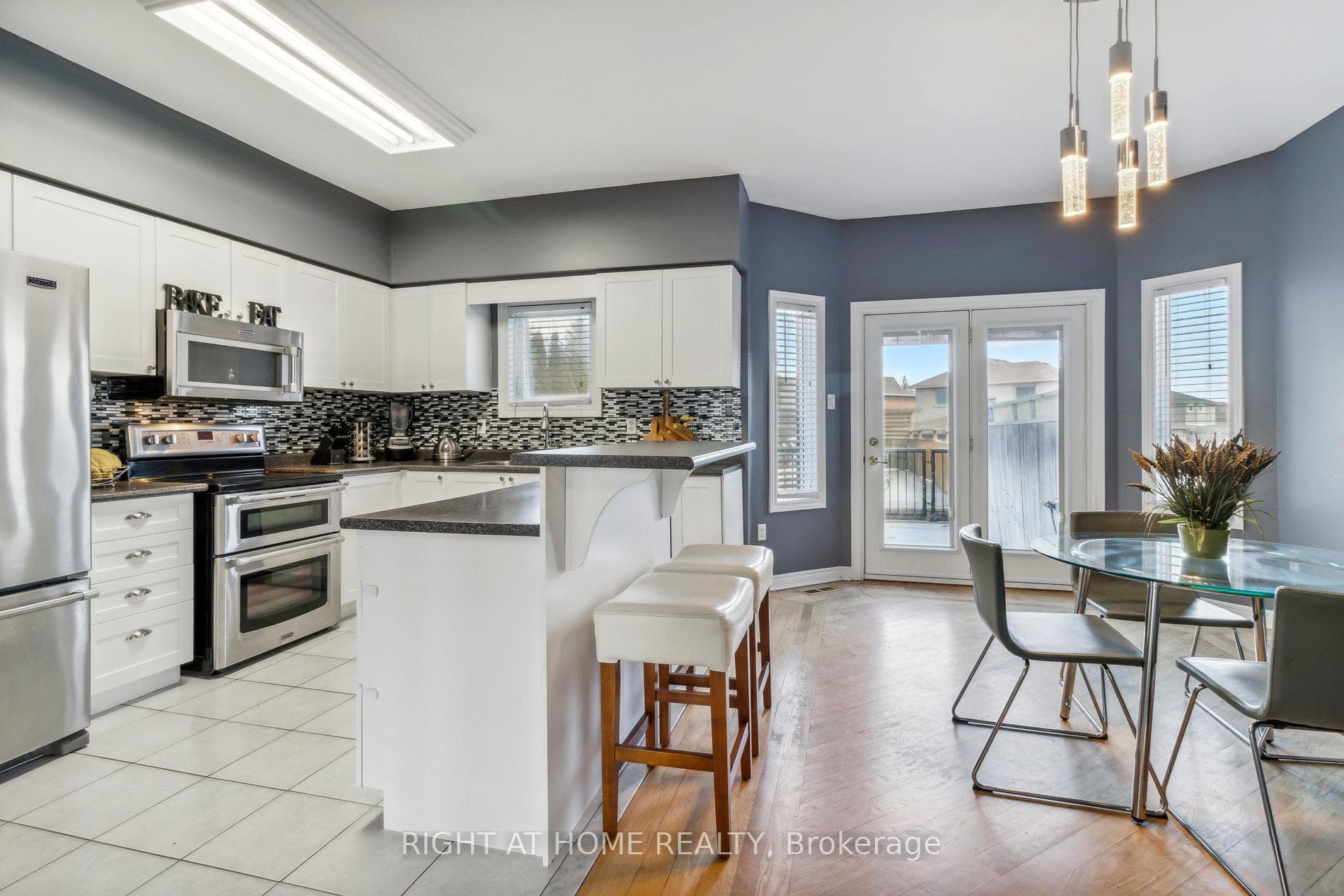 92 Depeuter Crescent photo 9