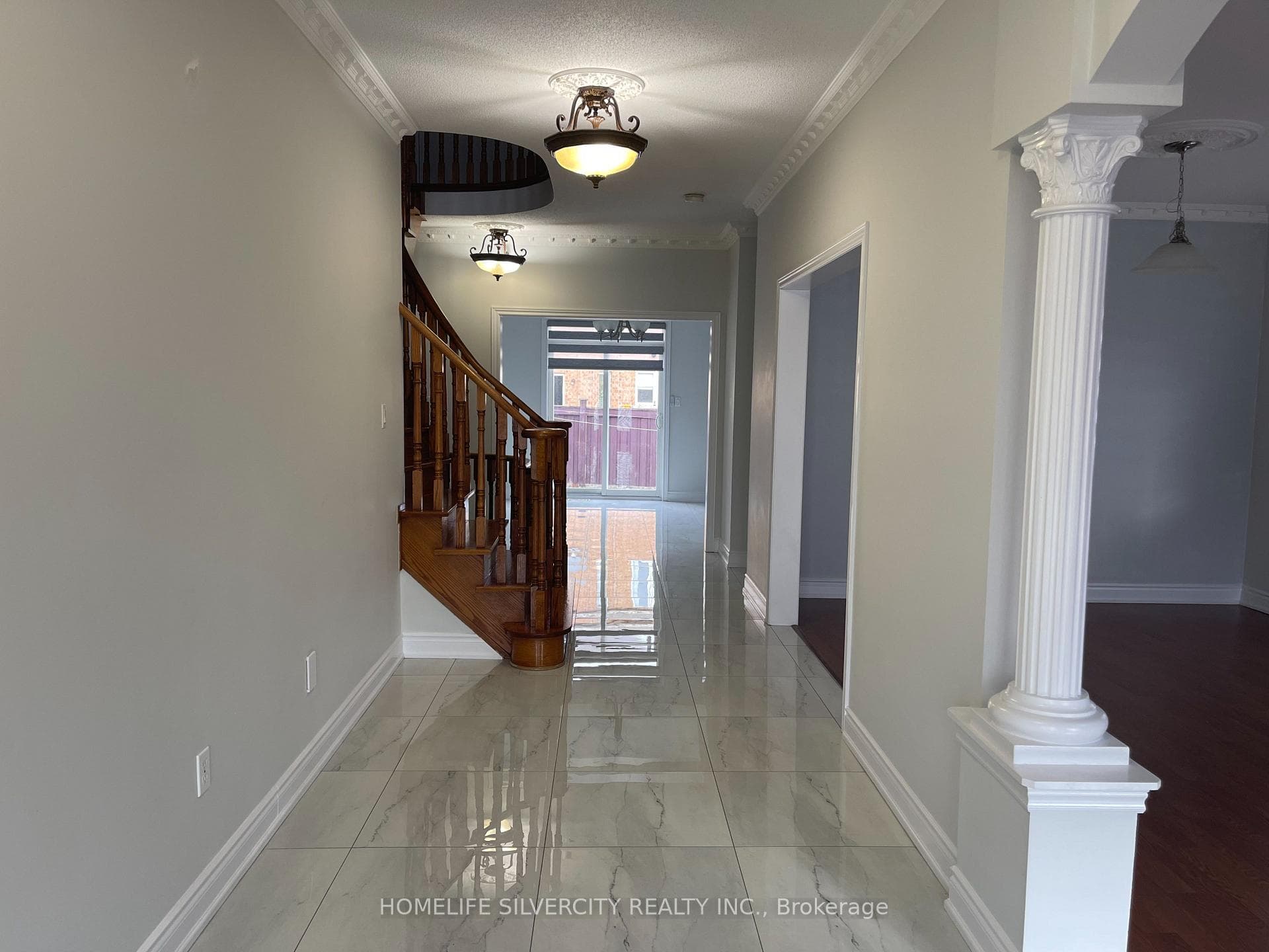 4 Runnymede Crescent photo 3