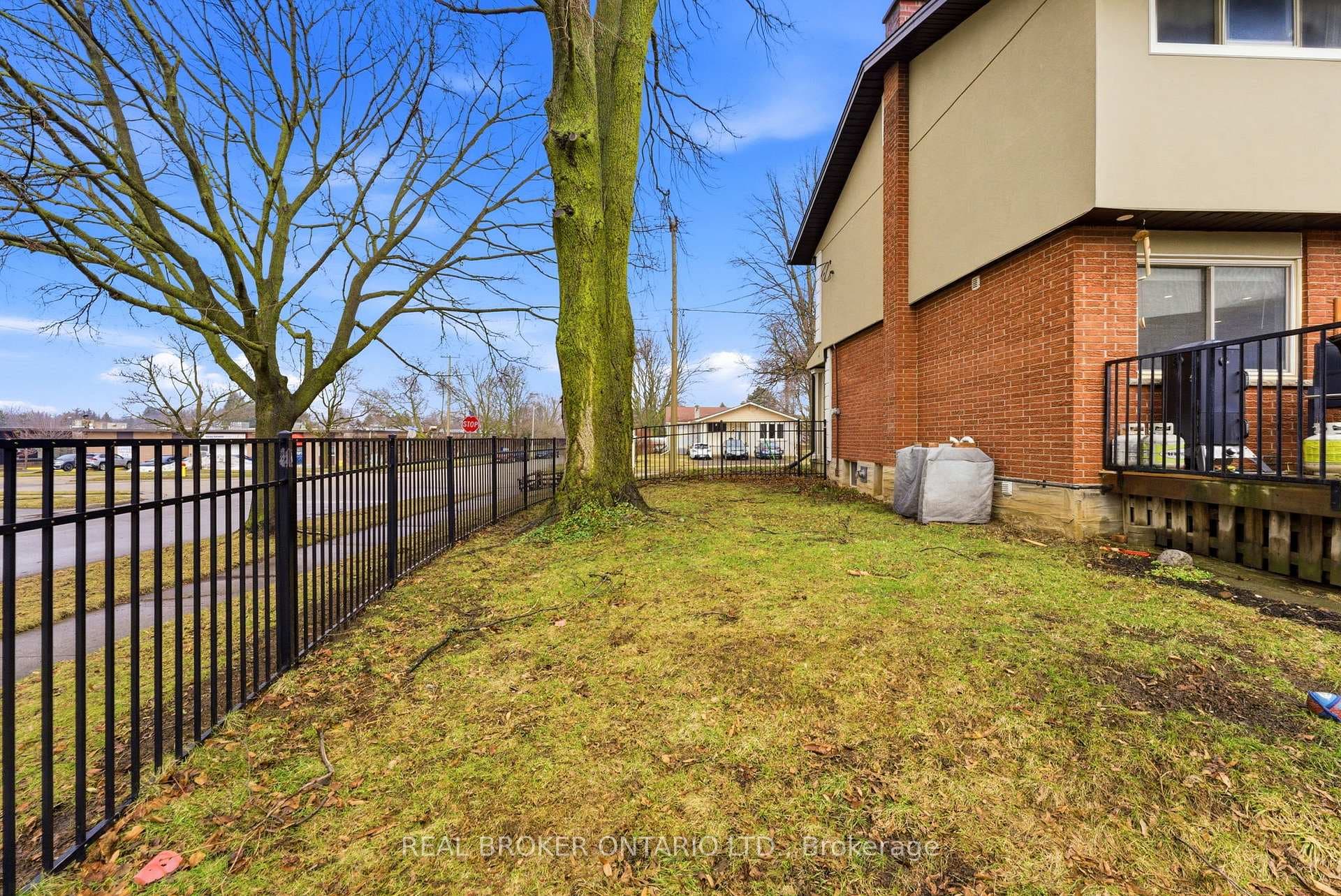 300 STONYBROOK Drive photo 29
