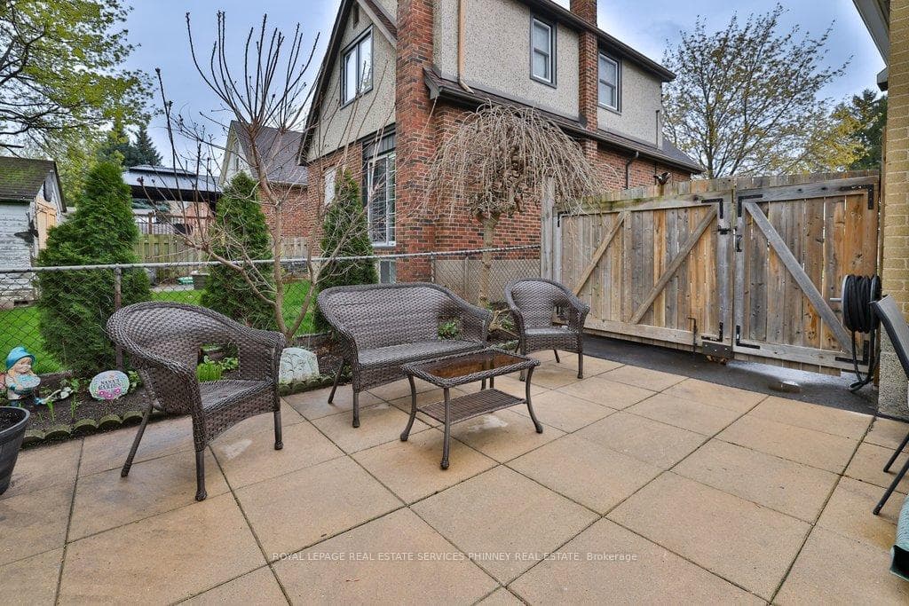 233 Glenholme Avenue photo 24