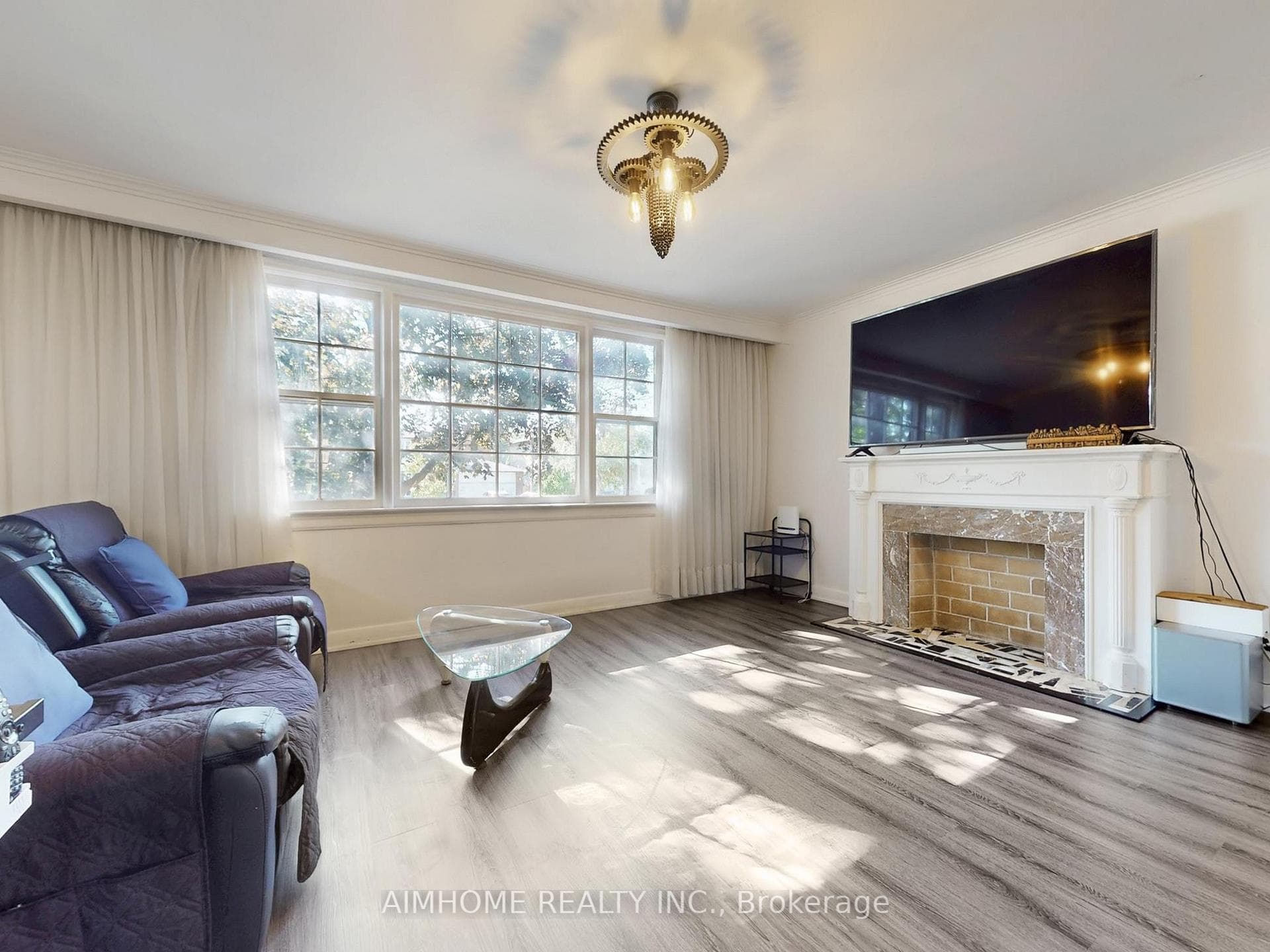 61 Talbot Road photo 3