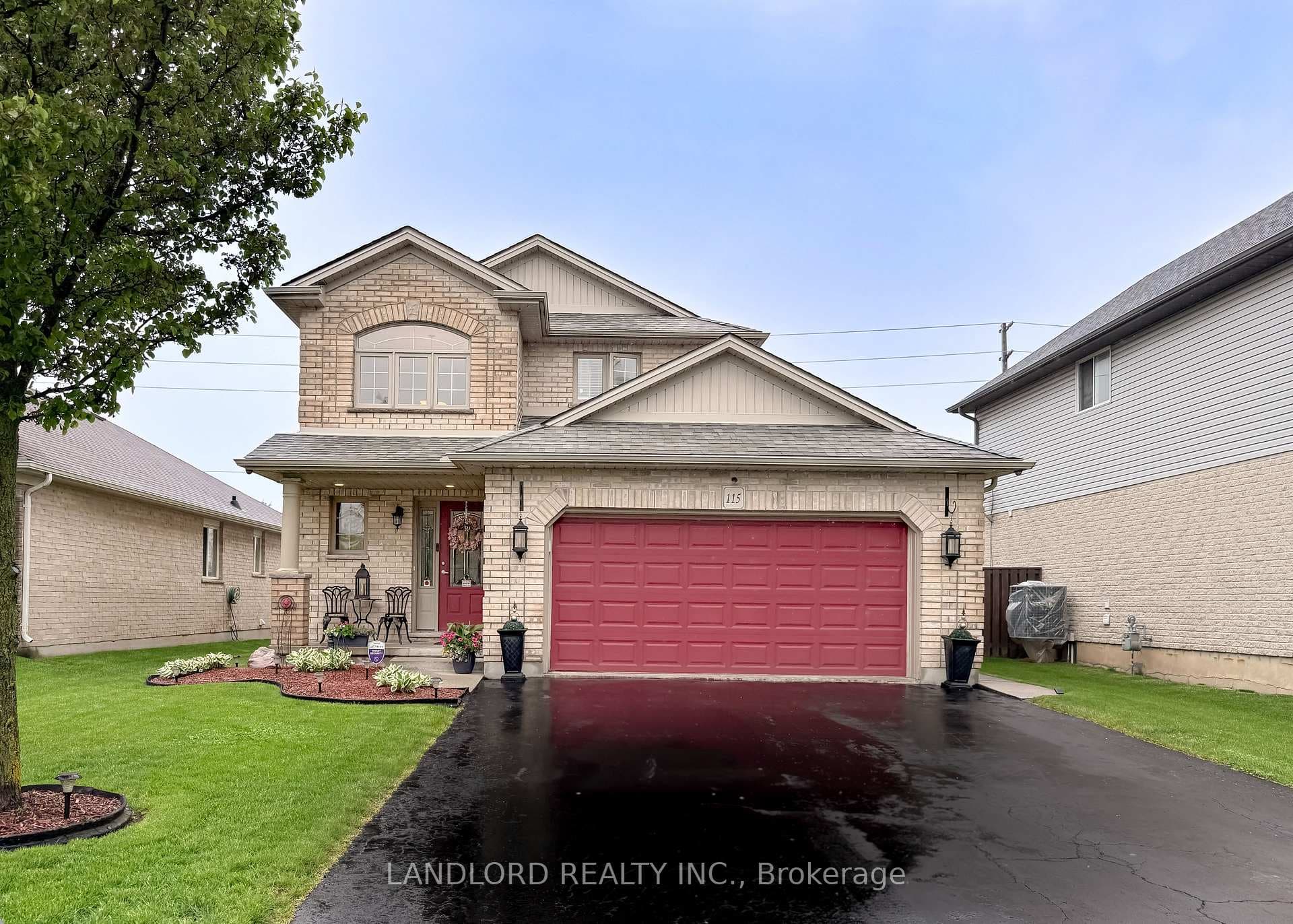 115 Hagerman Crescent photo 1