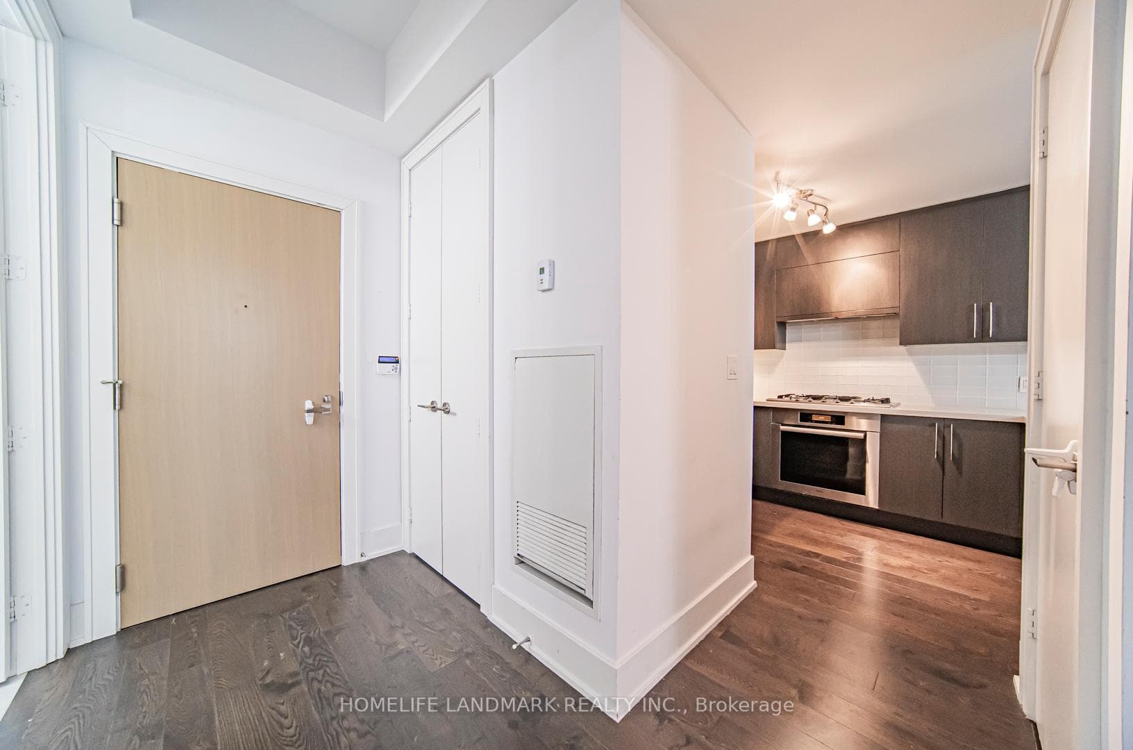 39 Queens Quay Street Unit TH118 photo 8