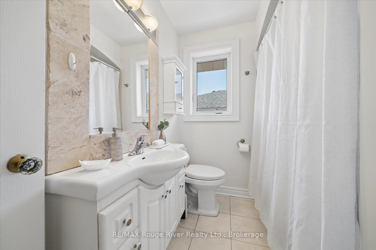 702 Gilbert Street photo 26