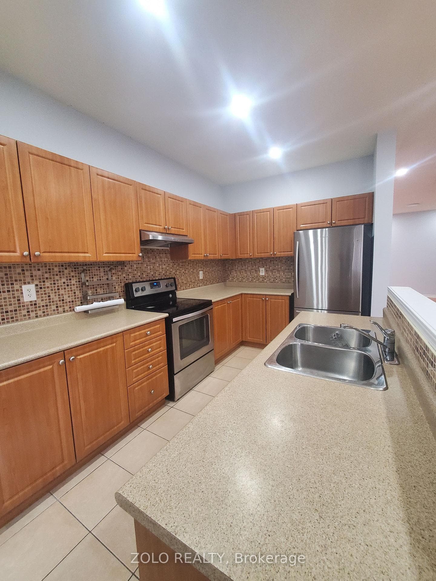3233 Cabano Crescent photo 2