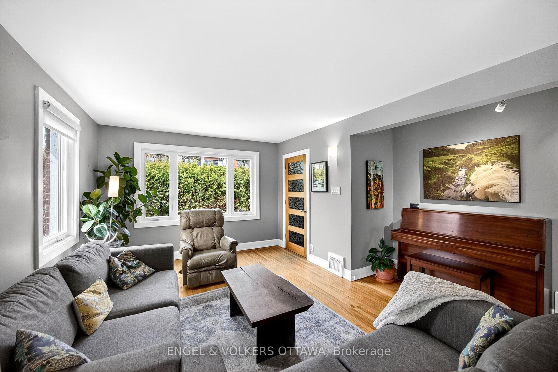 166 Wesley Avenue photo 3
