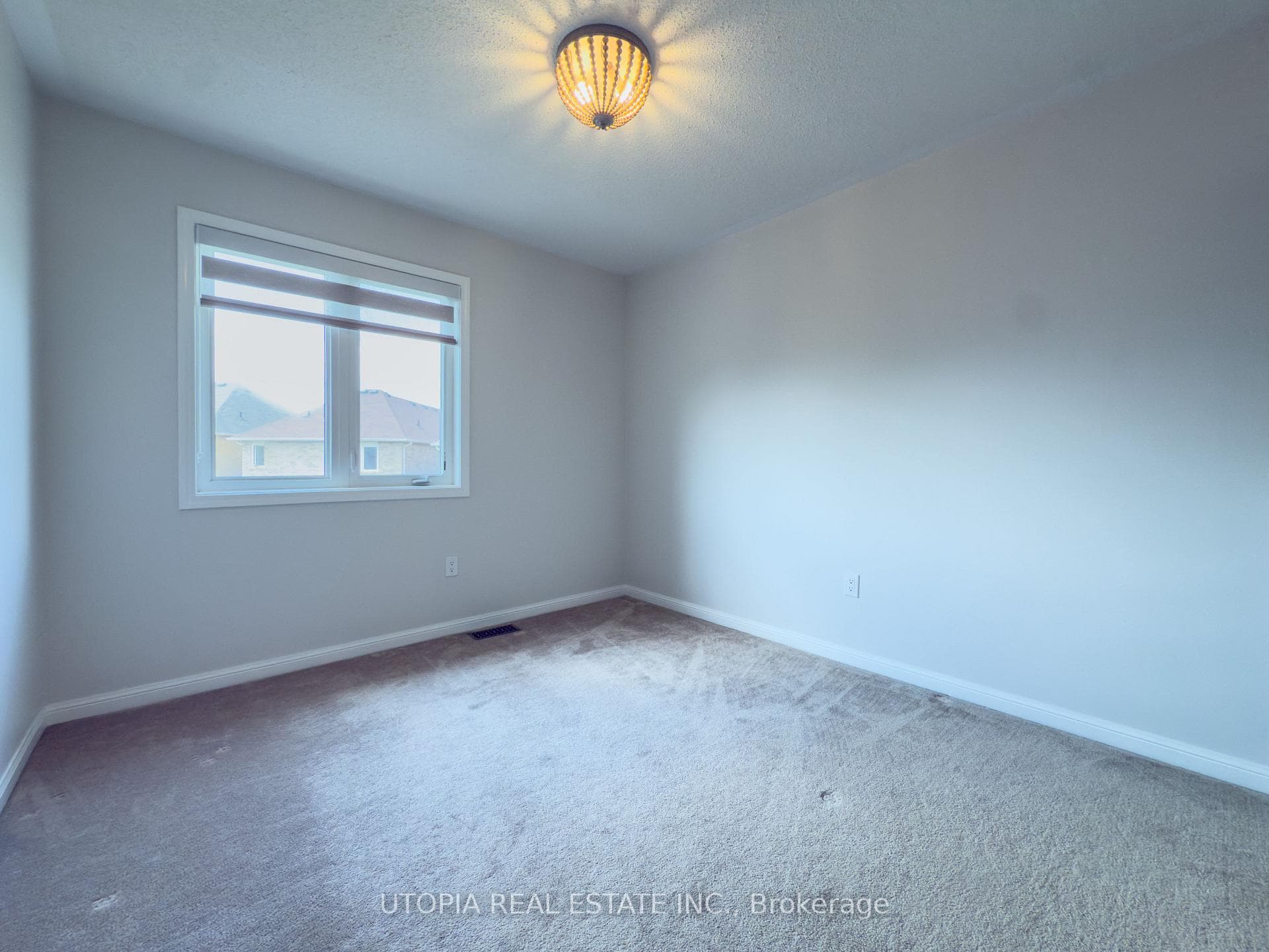 259 Mortimer Crescent photo 42