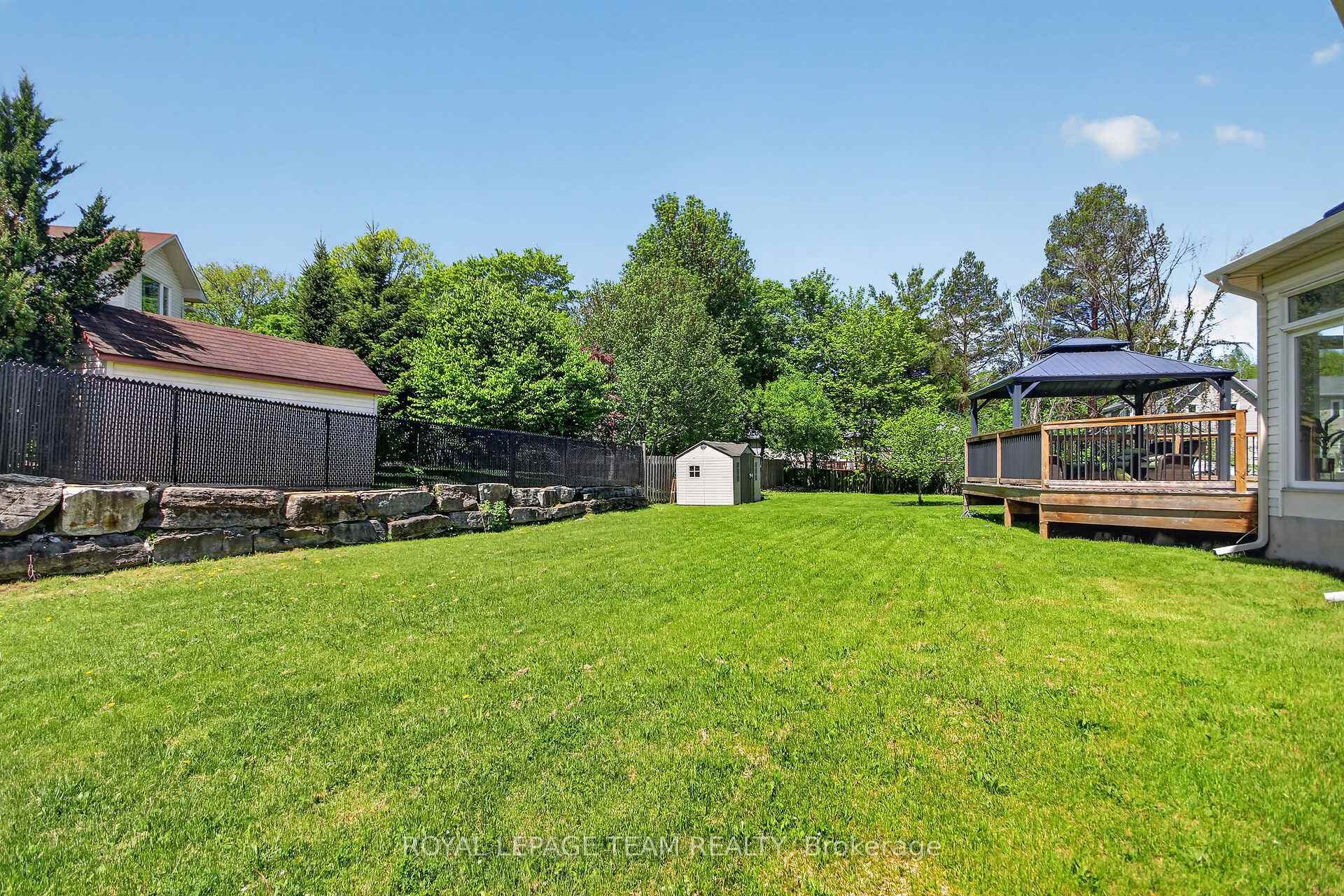 121 Muskego Crescent photo 46
