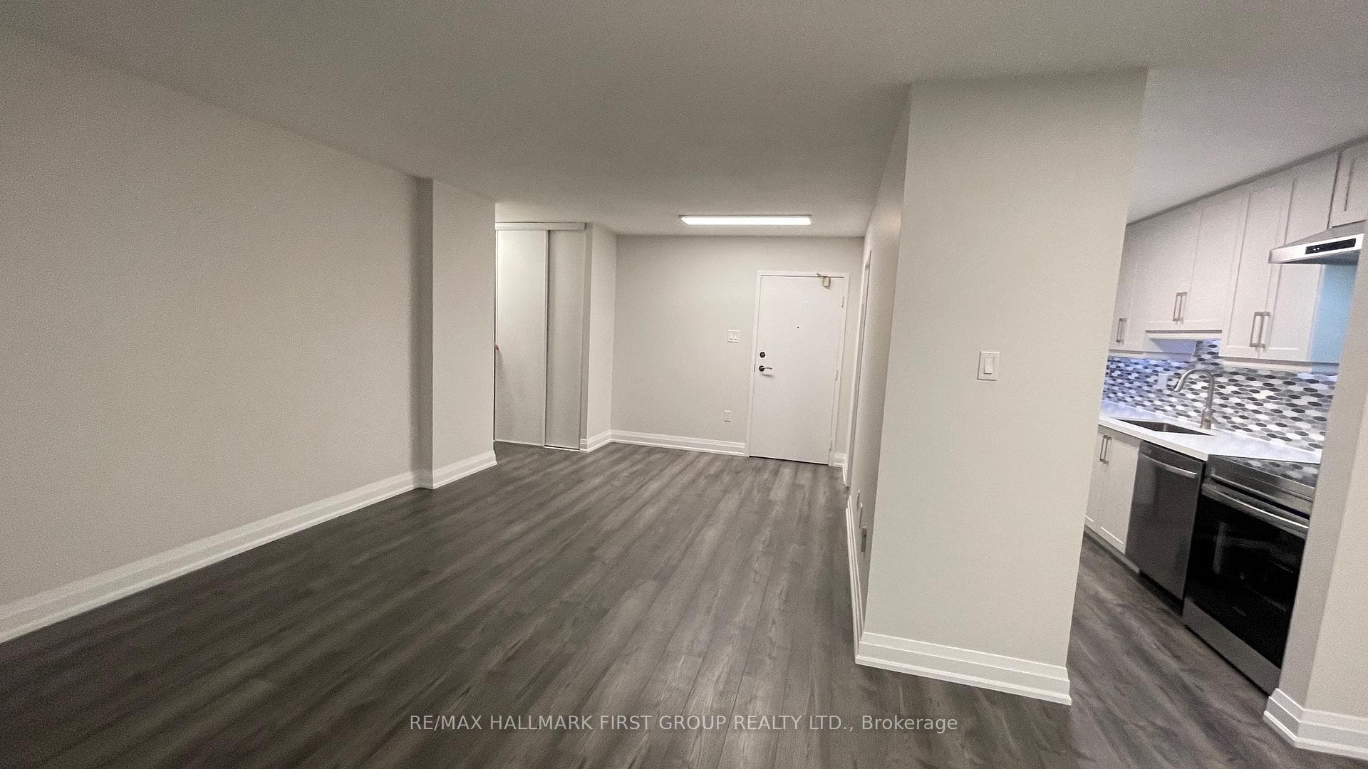 541 Blackthorn Avenue Unit 1109 photo 7