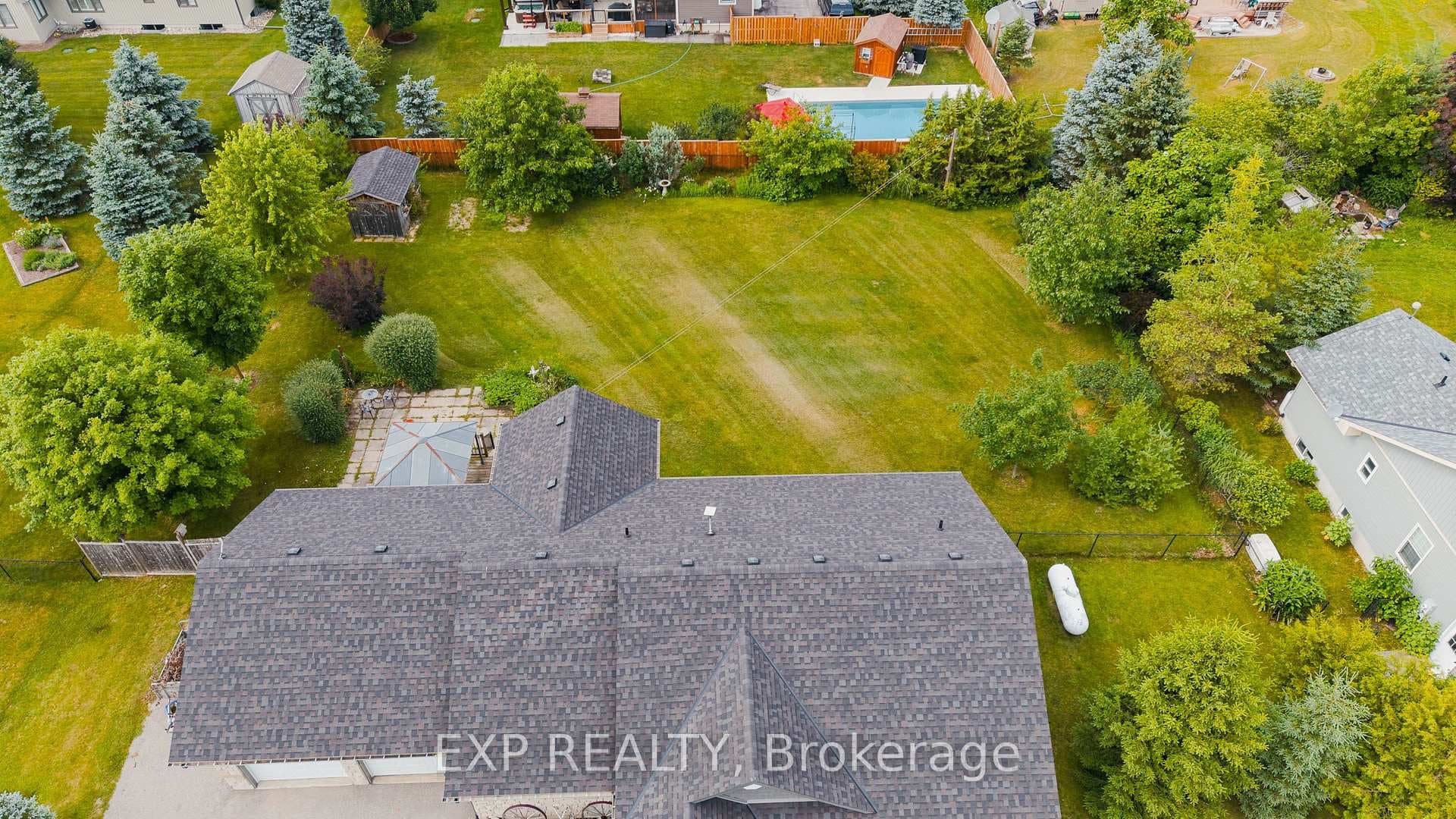 14 Regency Drive photo 33