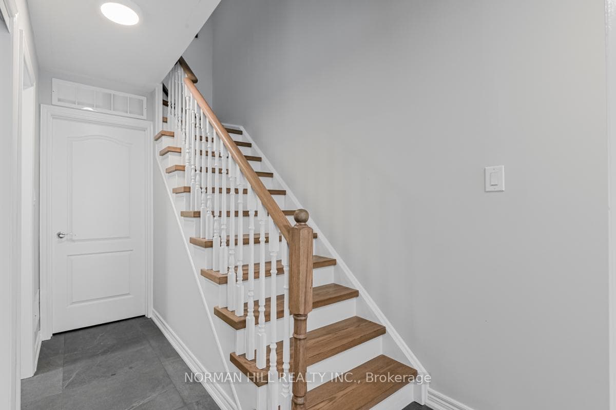 2743 Bur Oak Avenue photo 8