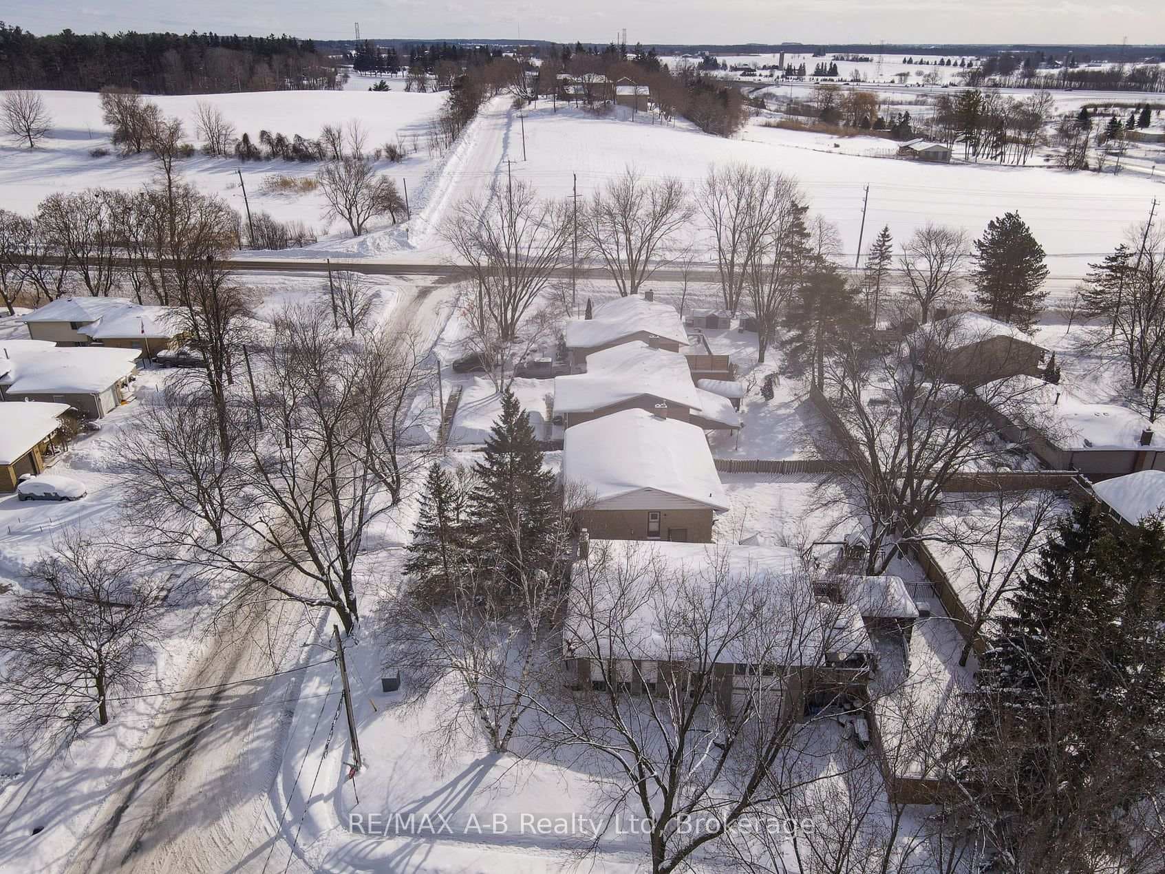 113 Hastings Court photo 29