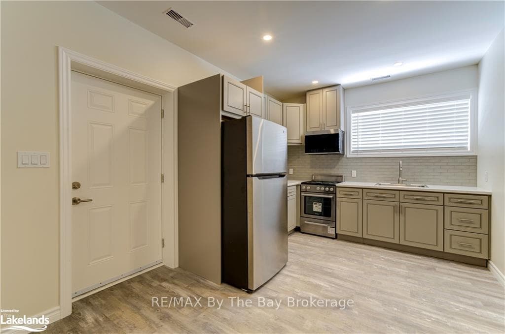 18 RIVERDALE Drive photo 29