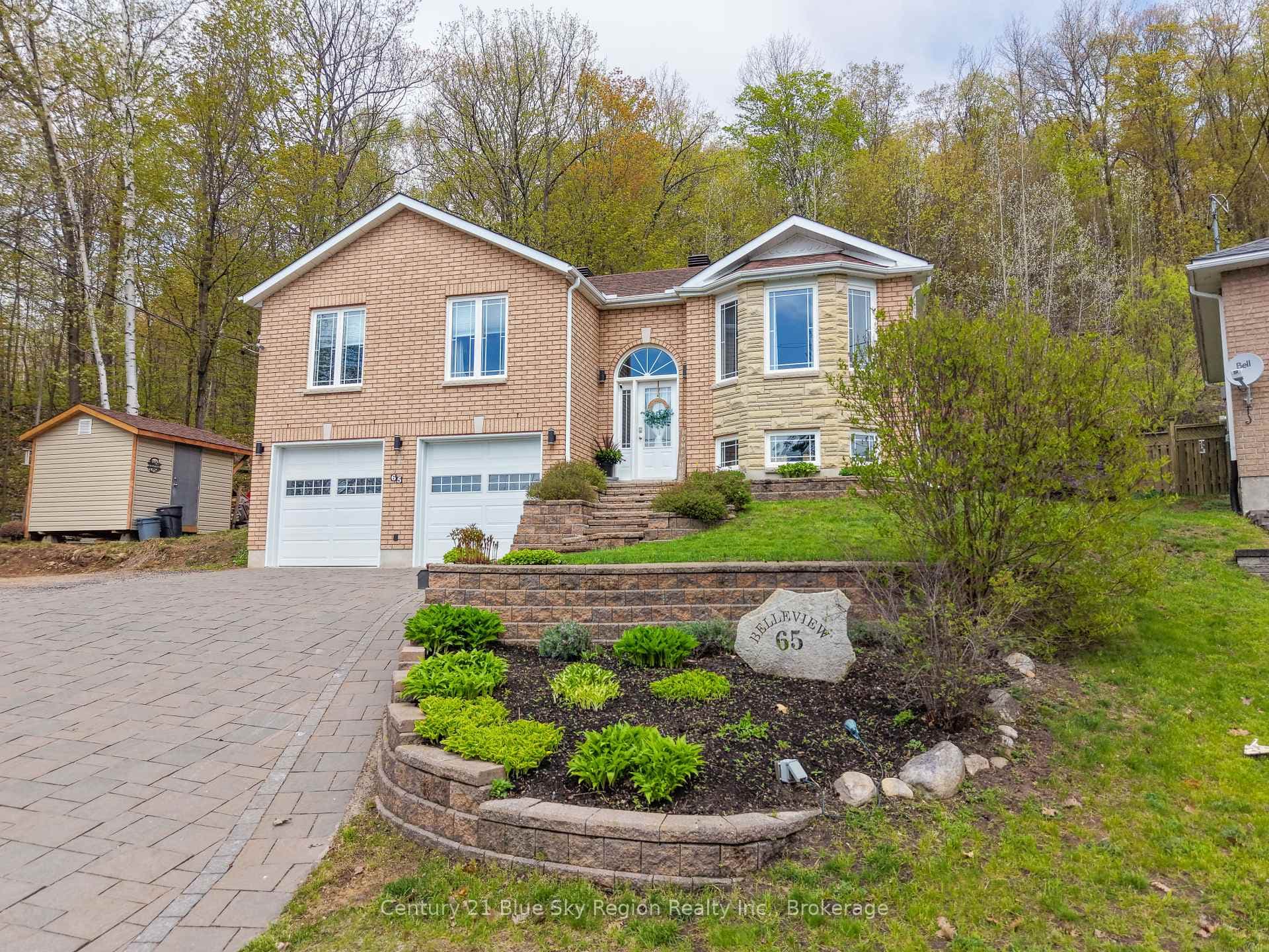 65 BELLEVIEW Crescent photo 38