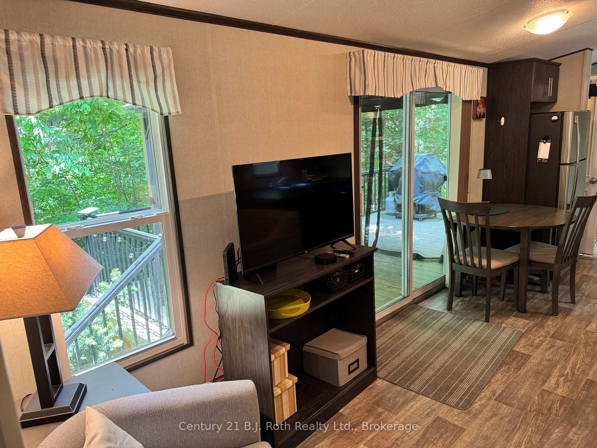 767 Poplar Crescent photo 23