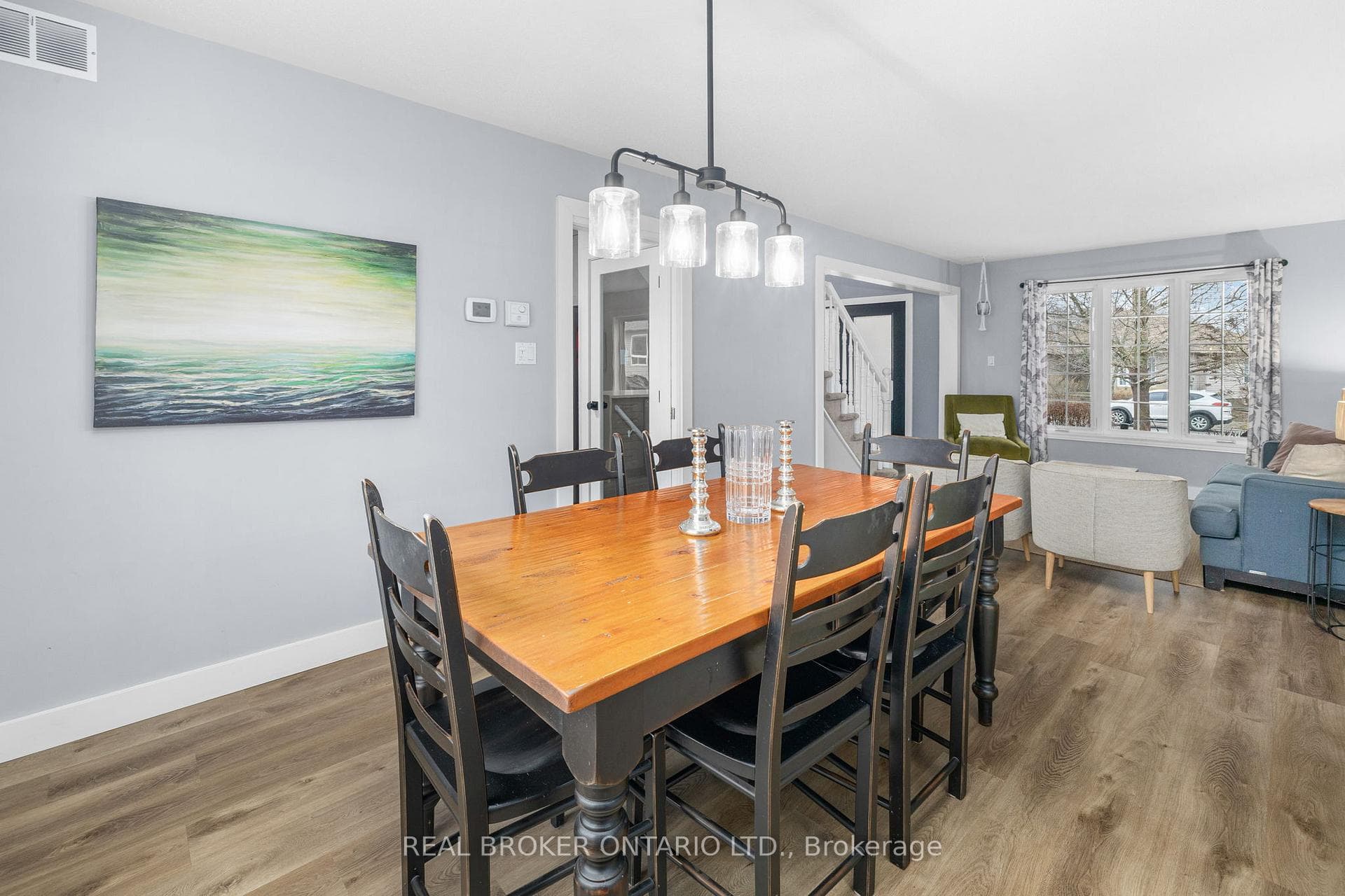 527 Joseph Street photo 11