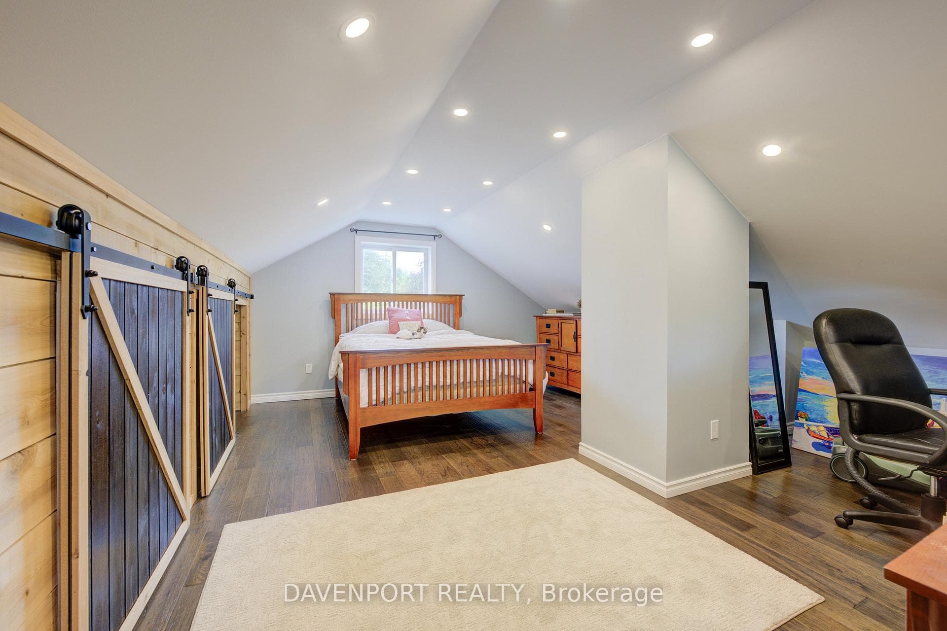 240 Egremont Street photo 28